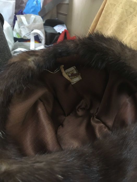 caciula de dama veche, de firma