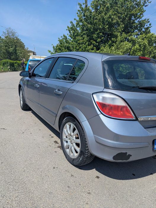 Opel Astra H, motor 1.6 benzină