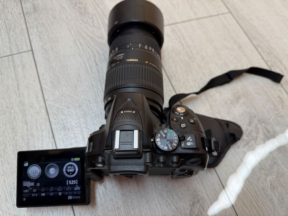 Vând aparat foto DSLR Nikon D5300