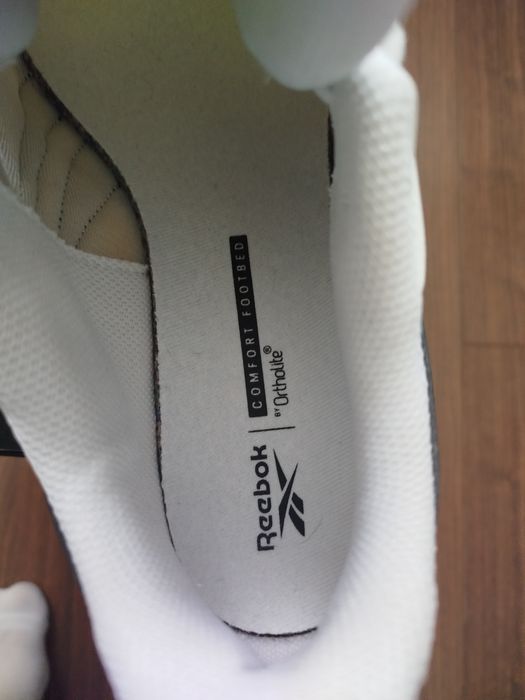 Vând Adidași Reebok
