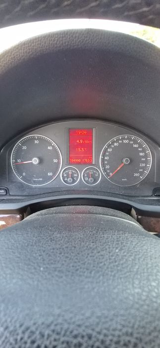 Vw jetta 1.9 TDI 2008 proprietar de 10 ani nu este PASSAT B6