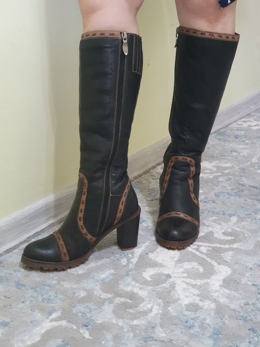 Продаю зимние сапоги