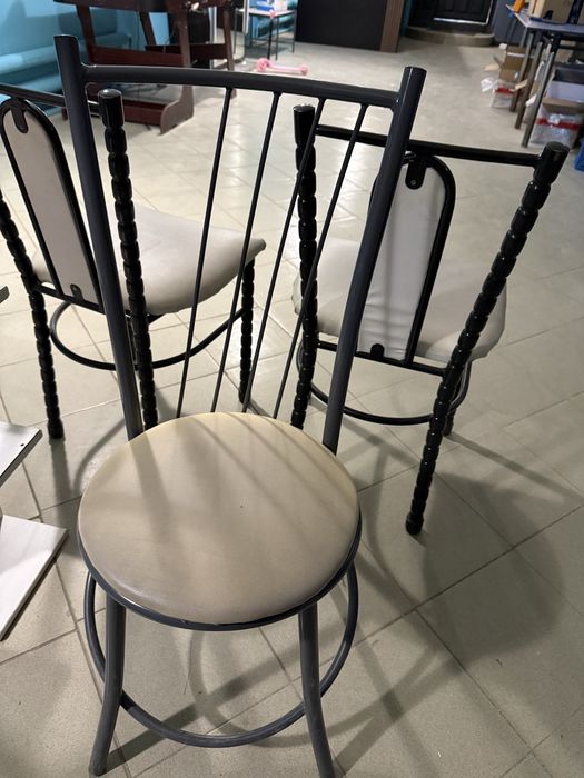 Стулья железные стойкие