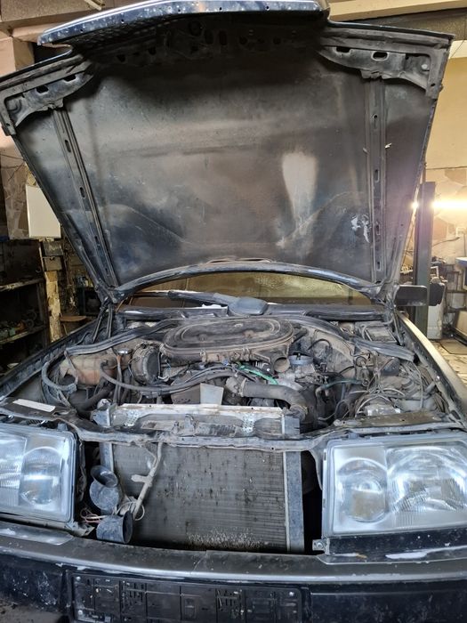 Мерседес 230е(124)