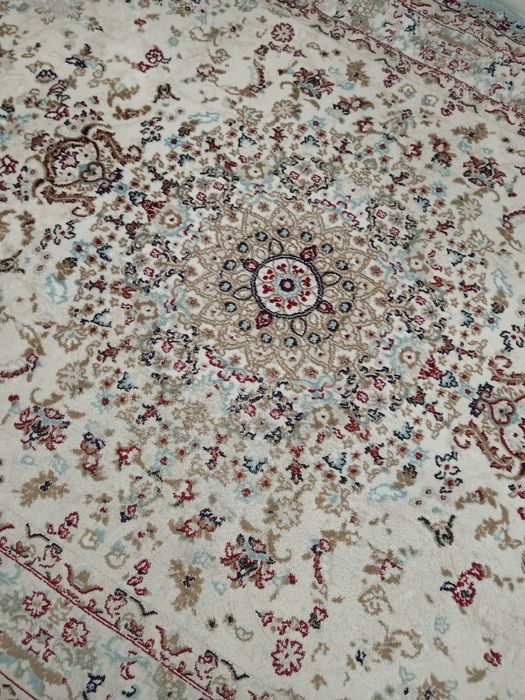 Продам ковёр 3 на 2