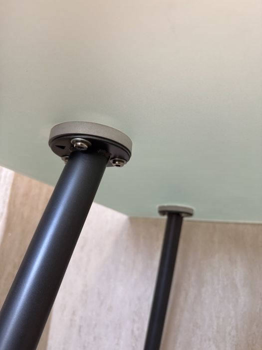 Стъклена маса с протектор