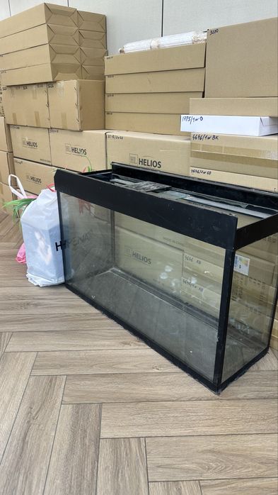 Akvariyum sotiladi yaxwi xolada tozza