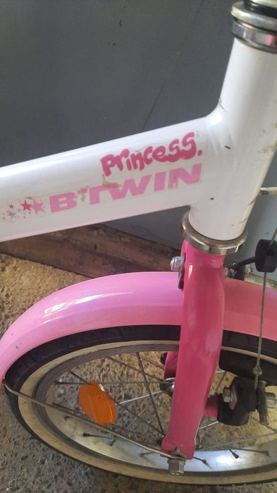 Bicicleta cu roti ajutatoare