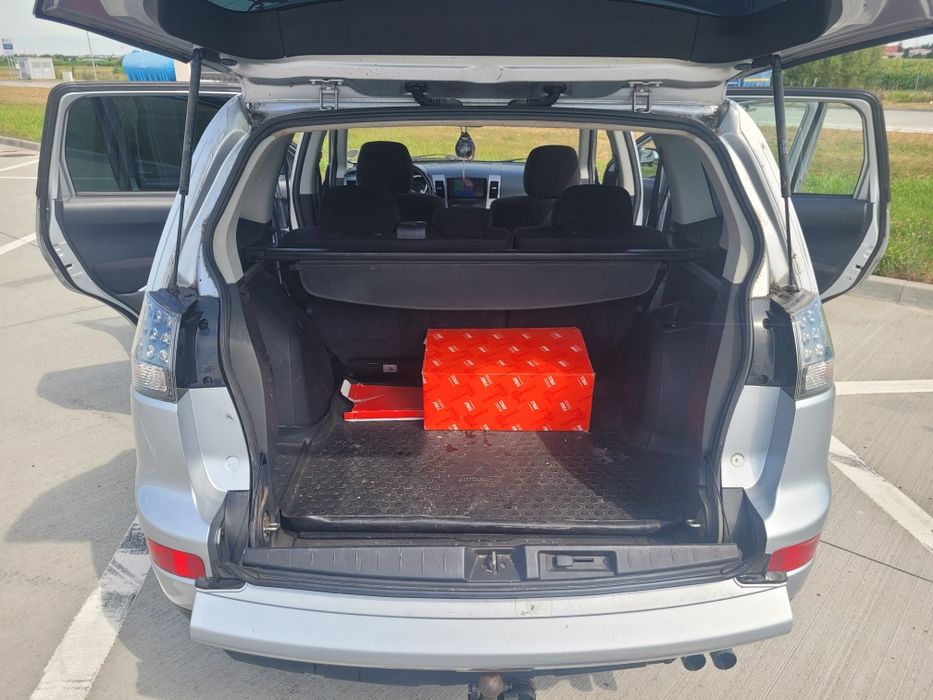 Vând Mitsubishi Outlander ll