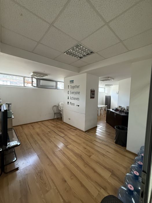 Дава се под наем Офис в Смолян, Нов център - 340 кв.м за 408000 € - Снимка #4