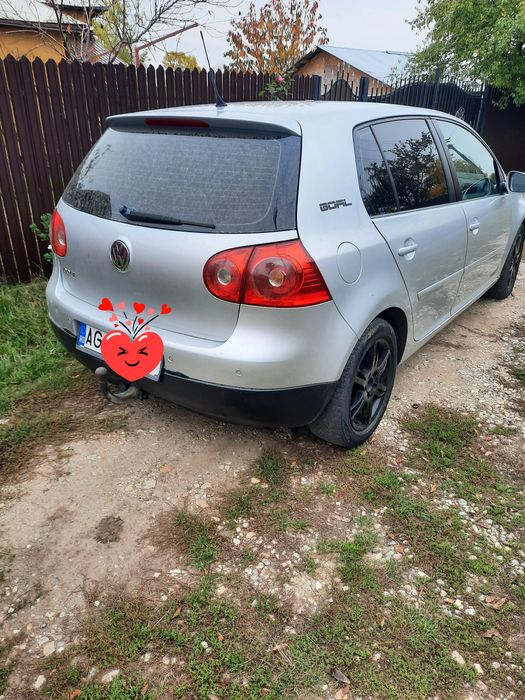 Vând  golf5 din 2007 merge foarte bine