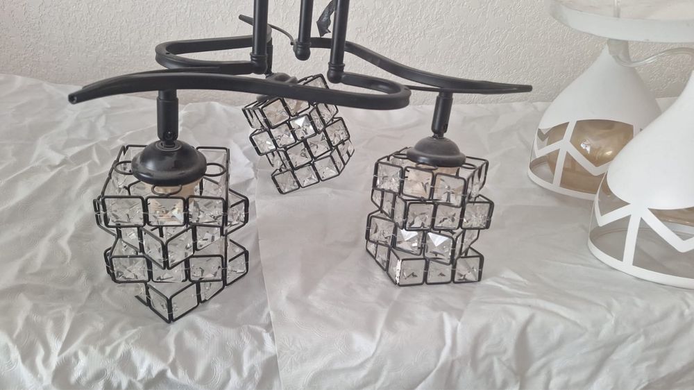 Продается люстры