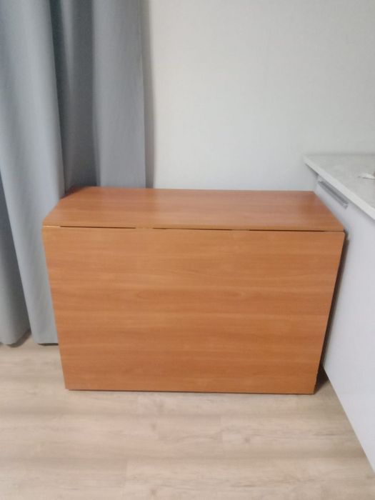 Продам стол и стулья