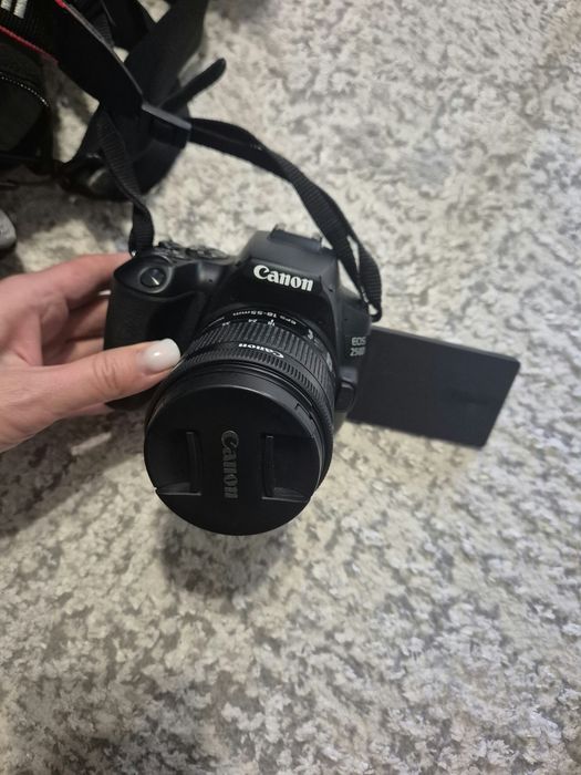 Фотоаппарат Canon 250D