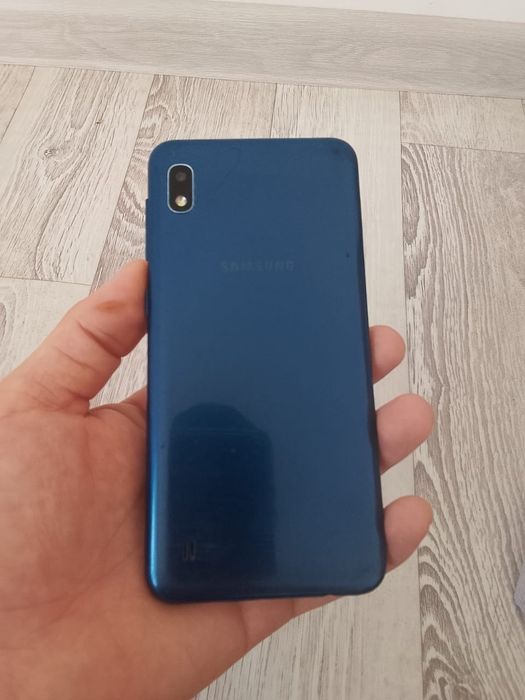 Samsung A10 телефон идеальный состояние