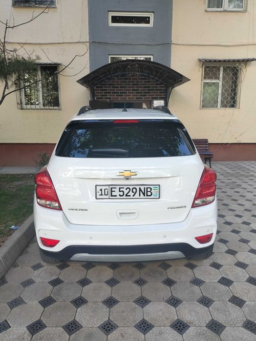 Tracker 1. Premier
