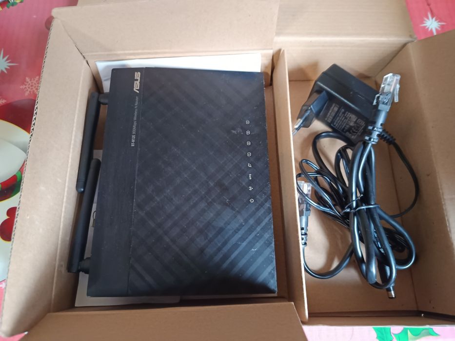Router Wi fi Asus RT-N12E la cutie