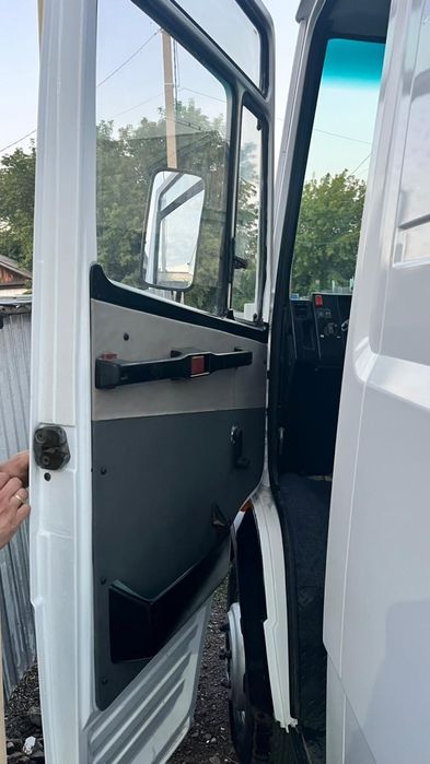 Продам Mercedes 609D