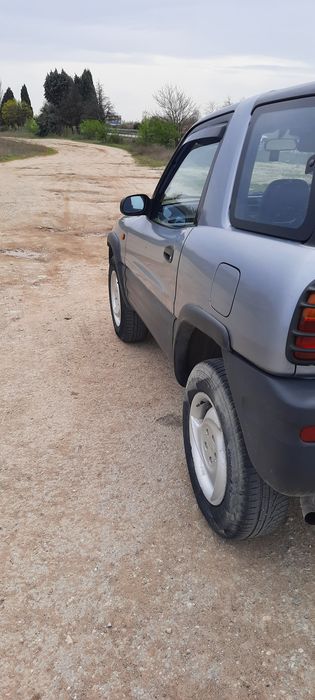 Продавам Toyota Rav 4 4X4