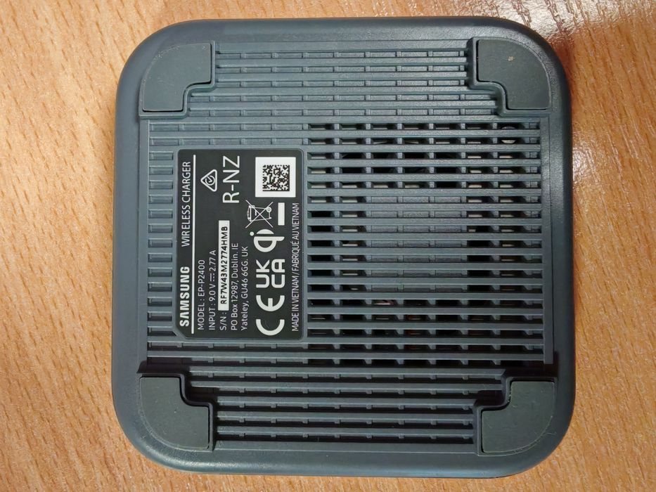 Безжично зарядно за. Samsung