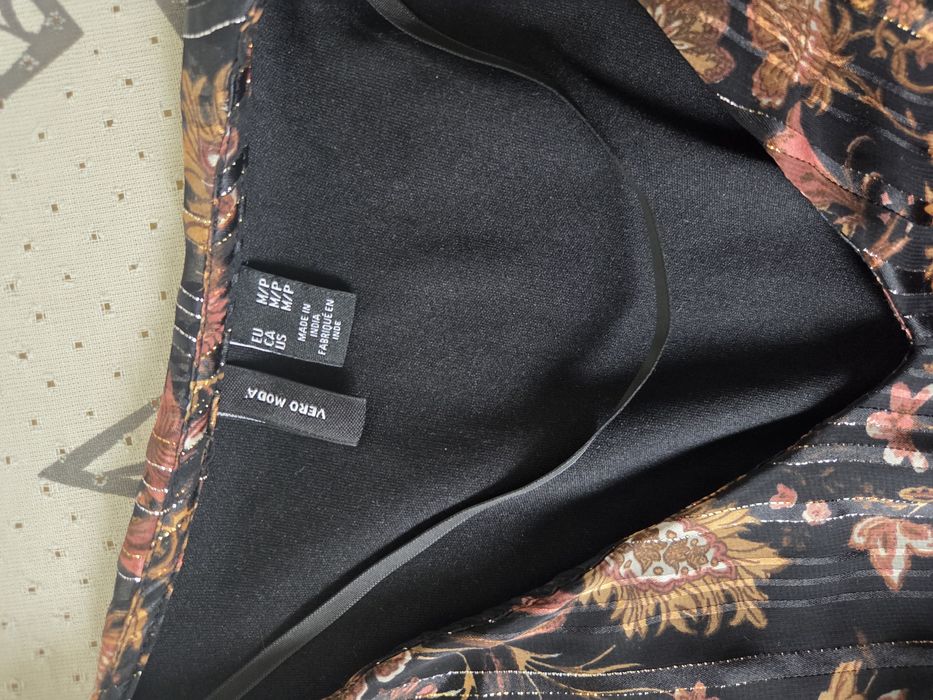 Лот от 2 рокли, подходящи за размер С-M