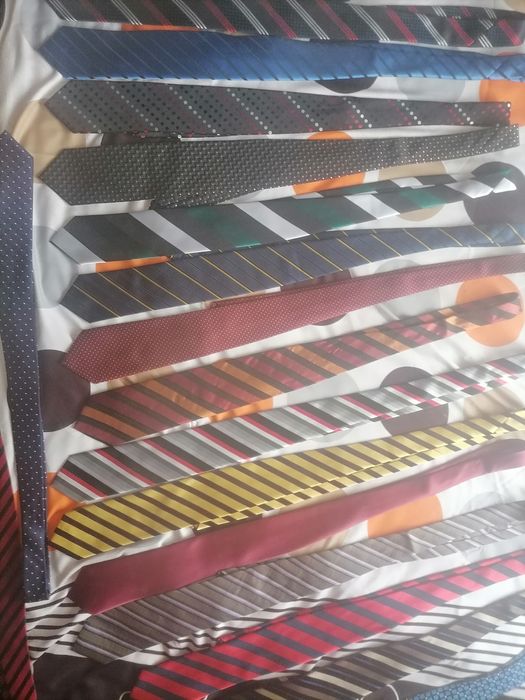 18 cravate bărbătești - 200 lei