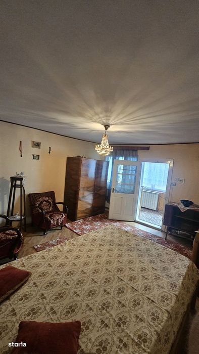 Casă spațioasă cu teren generos – Lerești, Argeș