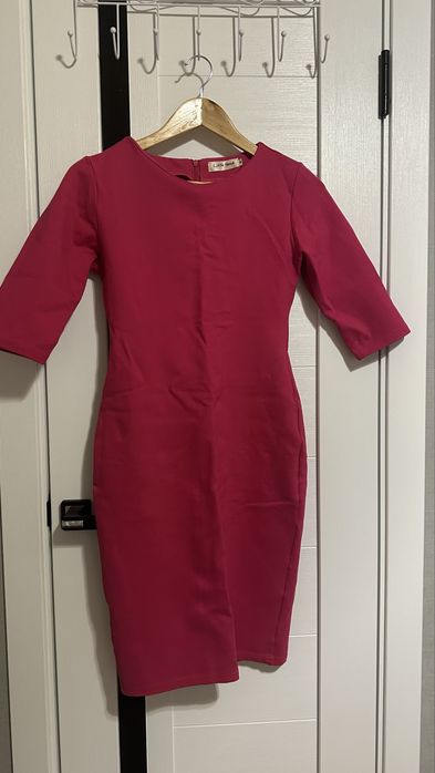 Продам платье силуэтное