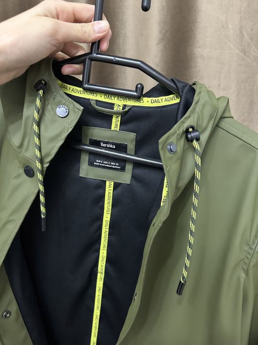 Ветровка женская