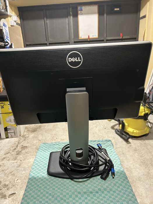 Монитор Dell 22 inc