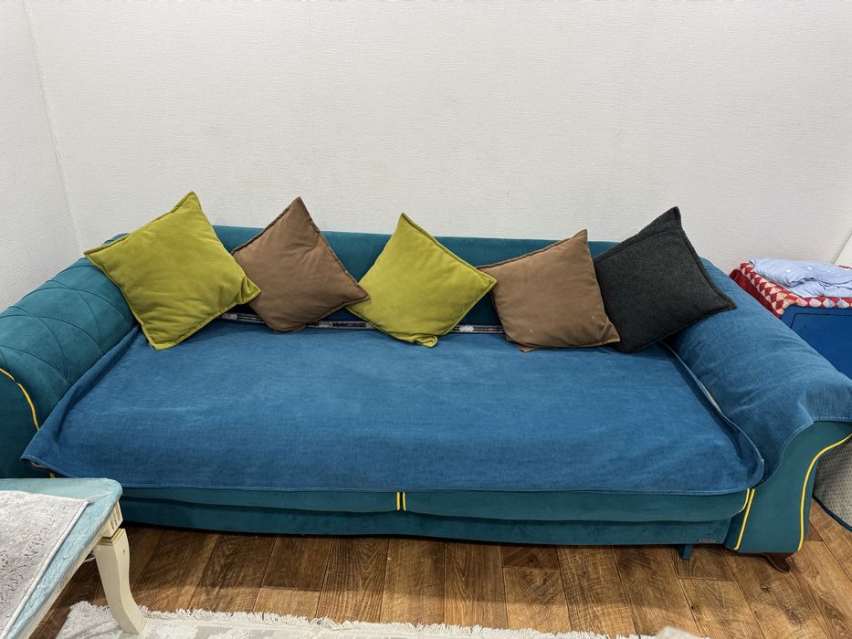 Продается диван в отличном состоянии