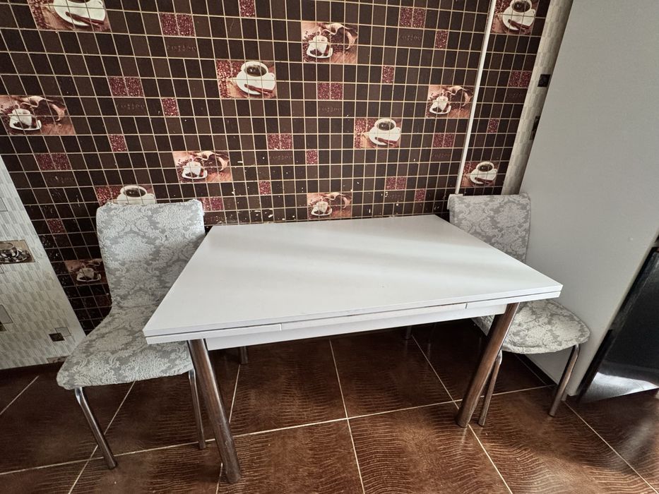 Продам кухонный стол