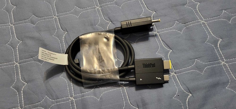 LENOVO cablu Thunderbolt 4 Nou  de 0.7M