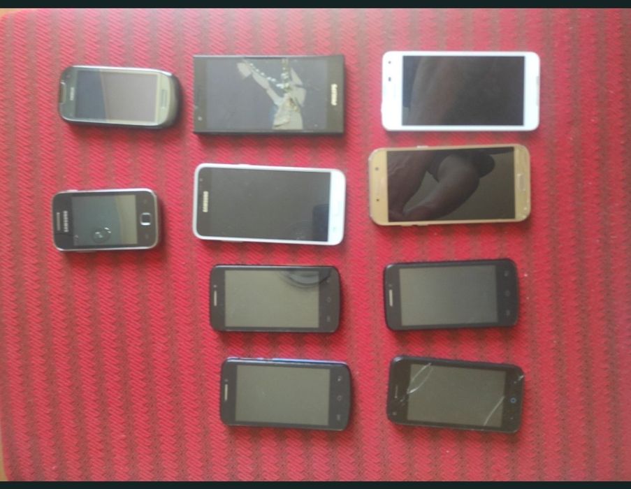 Telefoane pentru piese de schimb, unele sunt funcționale