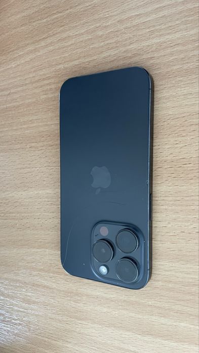 Iphone 15 pro …..