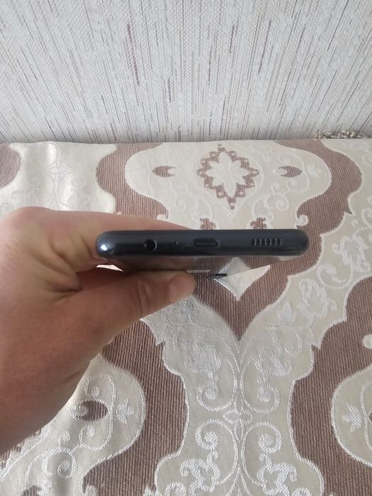 Продам телефон смартфон Samsung самсунг а04