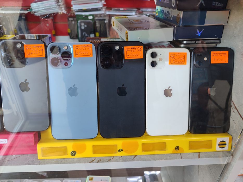 Айфоны в продаже