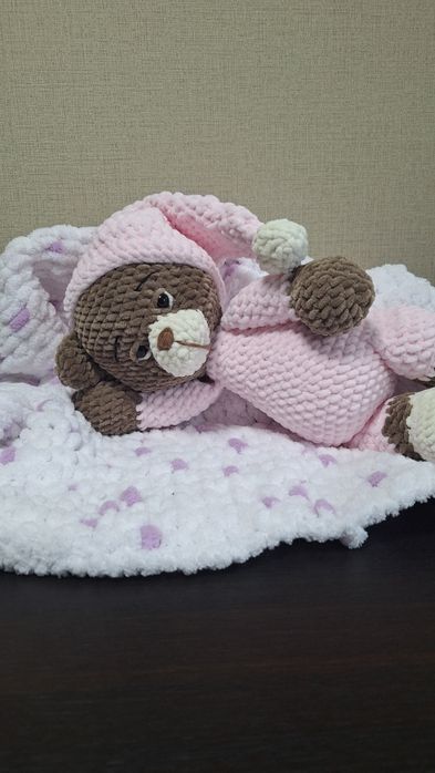Ръчно изработено комплектче със сънено мече и одеалце