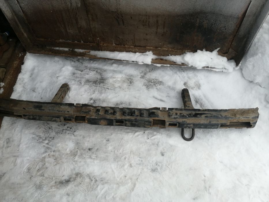 Продам усилитель заднего бампера на Т4