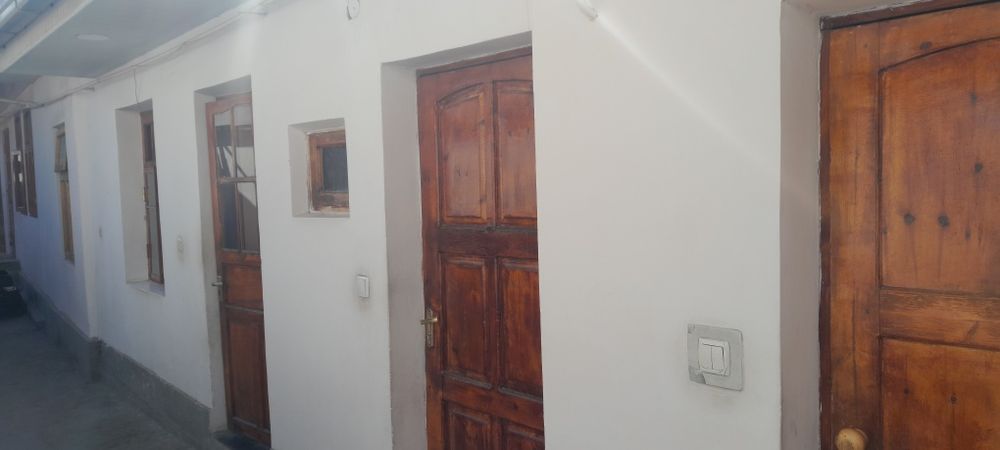 Uy sotiladi 2sotix 4ta xona