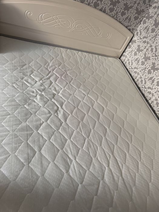 Продам двухспальную кровать