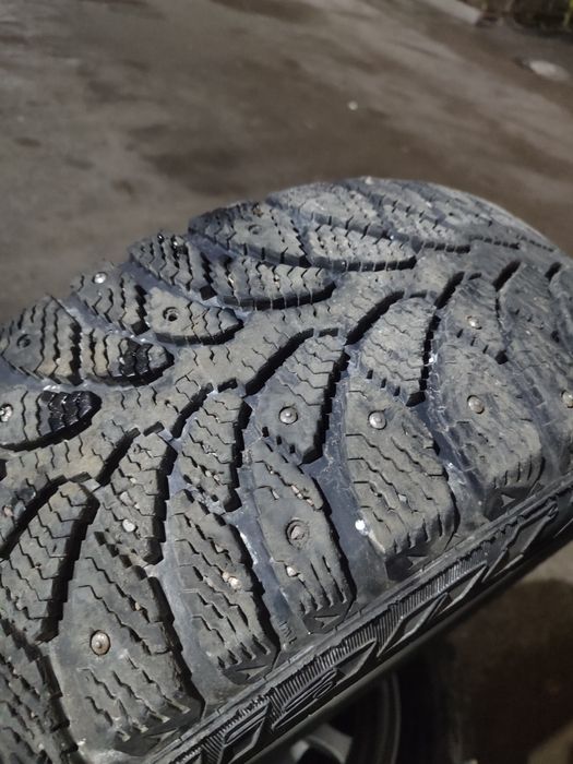 Резина  на бмв всесте с дисками