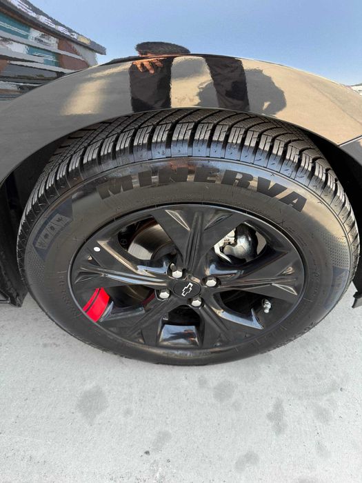 1 qo'l haydalgan Chevrolet ONIX REDLINE AT TURBO