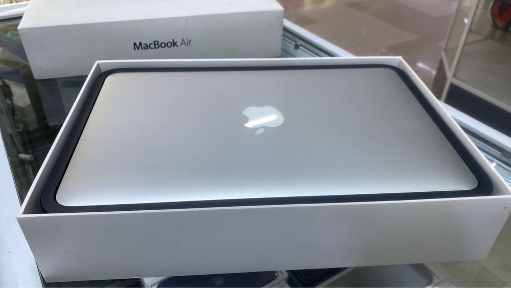 Macbook Air Core i5