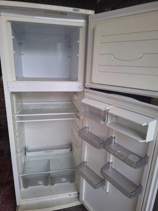 продается Холодильник Атлант