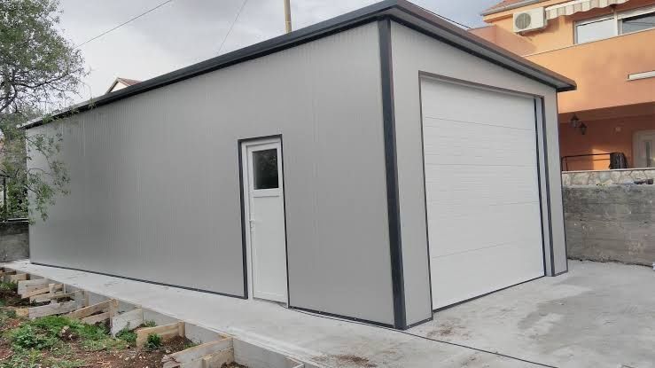 Vand garaj metalic 7x6m premium – structura rezistenta
