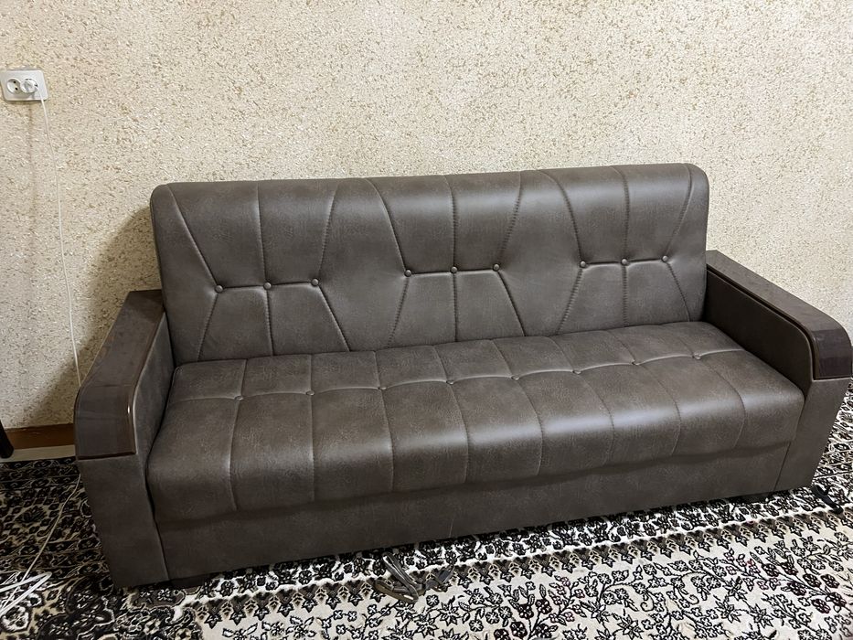 Divanlar sotiladi hammasi yangi ishlatilmagan !