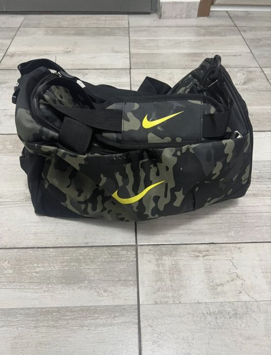 Geanta sala Nike