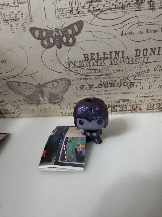 Продам фигурки киндер осд