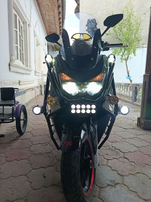 N-Maks скутер  150 kub